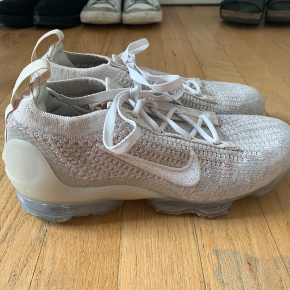 White Nike vapor max - Picture 4 of 7